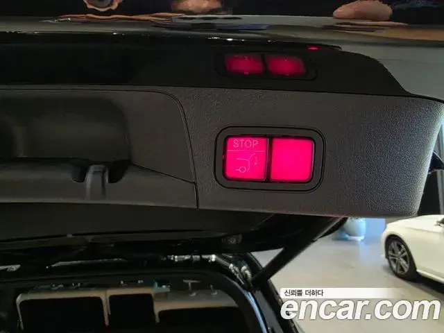 Mercedes-Benz EQB 2025 — Photo 6/20