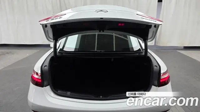 Mercedes-Benz E-Class 2021 — Şəkil 20/20