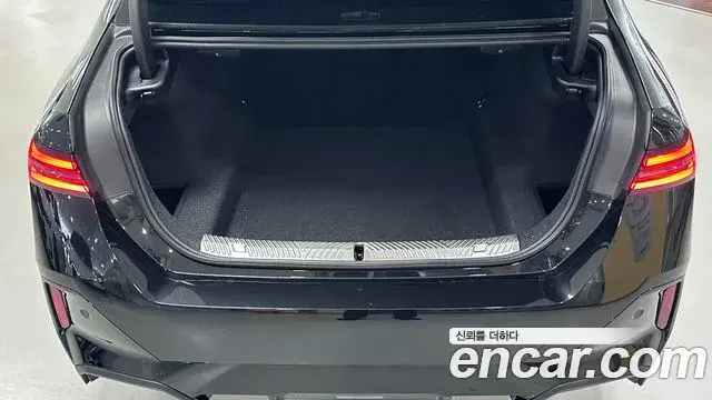 BMW 5 Series 2025 — Şəkil 19/20
