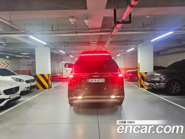 Kia Carnival 2023 — Photo 5/20