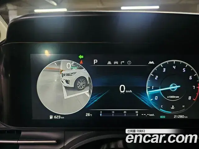 Kia Carnival 2023 — Photo 14/20