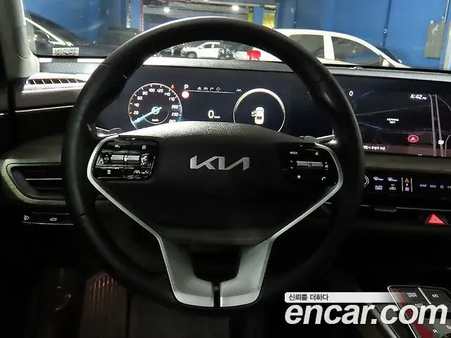 Kia K8 2023 — Photo 12/20