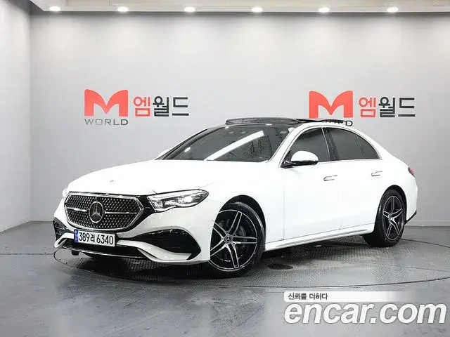 Mercedes-Benz E-Class 2024 — Photo 10/20