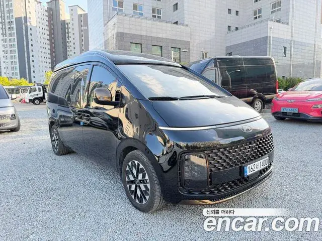 Hyundai Staria 2025 — Фото 9/17