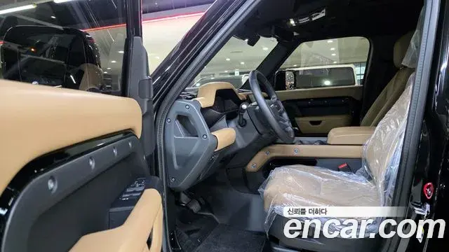 Land Rover Defender 2025 — Фото 9/20
