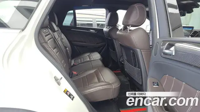 Mercedes-Benz GLE-Class 2019 — Photo 11/20