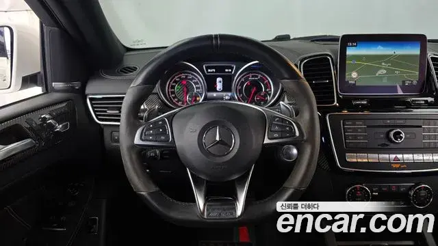 Mercedes-Benz GLE-Class 2019 — Photo 12/20