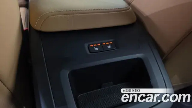 Volvo XC60 2023 — Photo 19/20