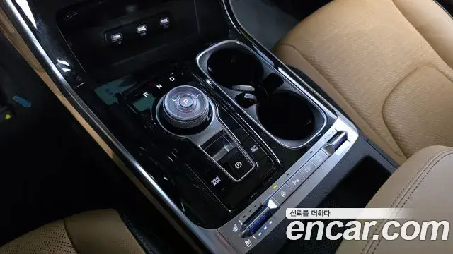 Kia Carnival 2022 — Şəkil 9/20