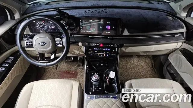Kia Carnival 2021 — Photo 7/20