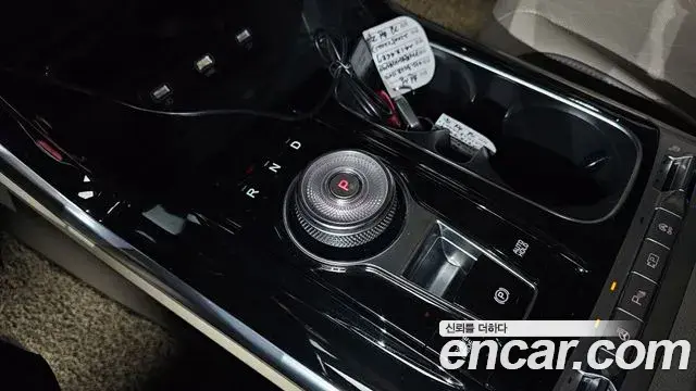 Kia Carnival 2021 — Photo 9/20