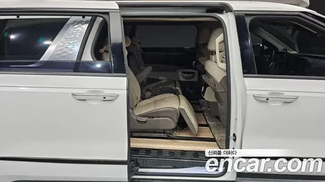 Kia Carnival 2021 — Photo 11/20