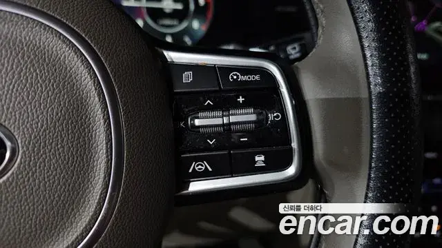 Kia Carnival 2021 — Photo 15/20