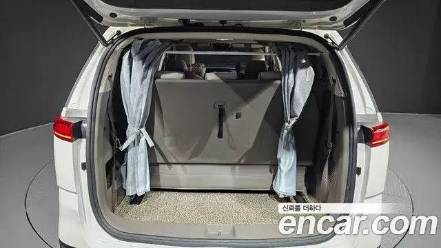 Kia Carnival 2021 — Photo 17/20