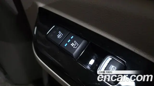 Kia Carnival 2021 — Şəkil 19/20