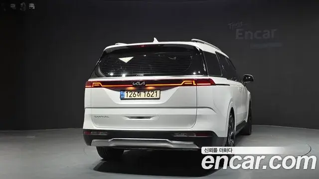 Kia Carnival 2021 — Фото 4/20