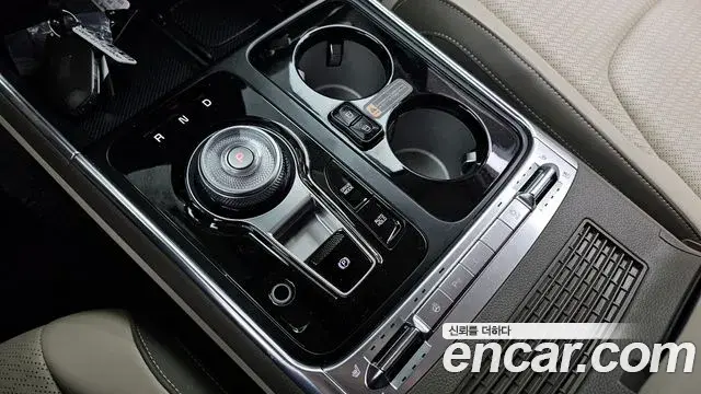Kia Carnival 2024 — Photo 9/20