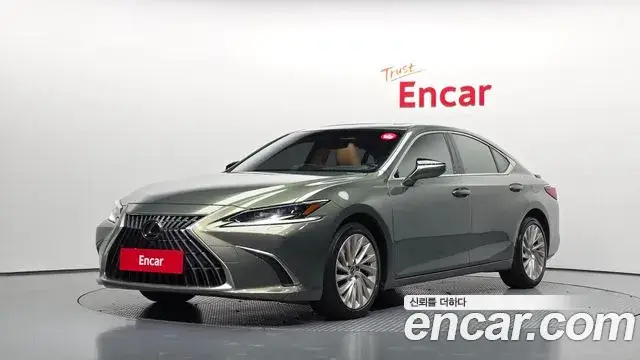 Lexus ES300h, 2023