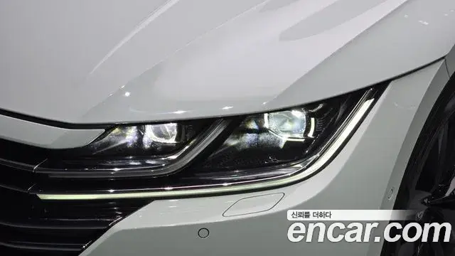 Volkswagen Arteon 2019 — Şəkil 29/35