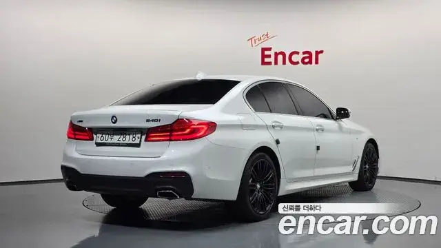 BMW 5 Series 2018 — Фото 2/20