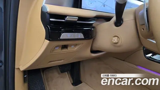 Genesis Electrified G80 2024 — Photo 17/20