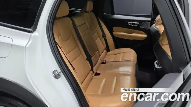 Volvo V60 Cross Country 2019 — Фото 11/20