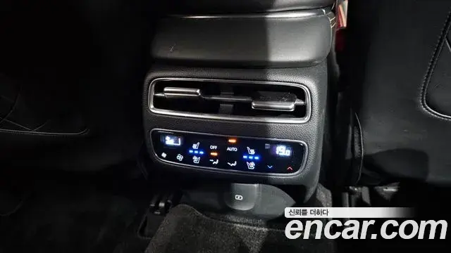 Genesis GV70 2024 — Photo 19/20