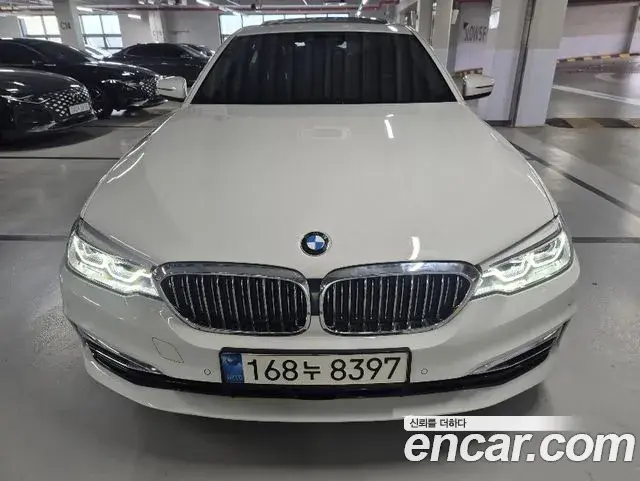 BMW 5 Series 2020 — Фото 1/20
