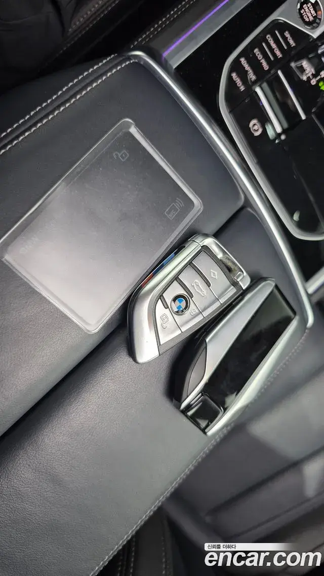 BMW 8 Series 2022 — Фото 17/20