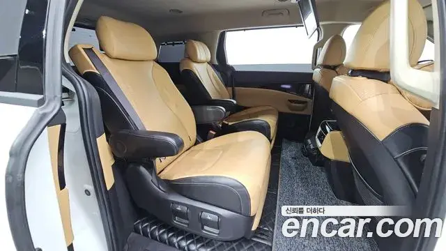 Kia Carnival 2022 — Şəkil 11/20