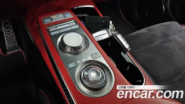 Genesis GV70 2022 — Photo 9/20