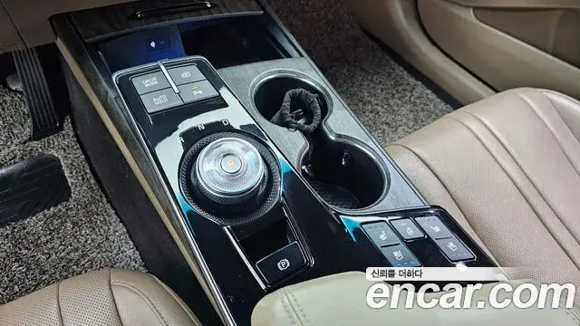 Kia K8 2021 — Şəkil 9/20