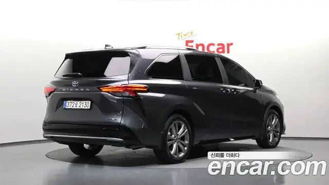 Toyota Sienna 2025 — Şəkil 2/20