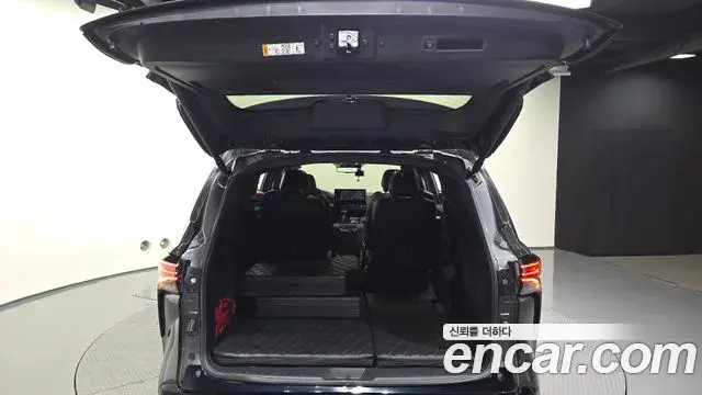 Toyota Sienna 2025 — Şəkil 20/20