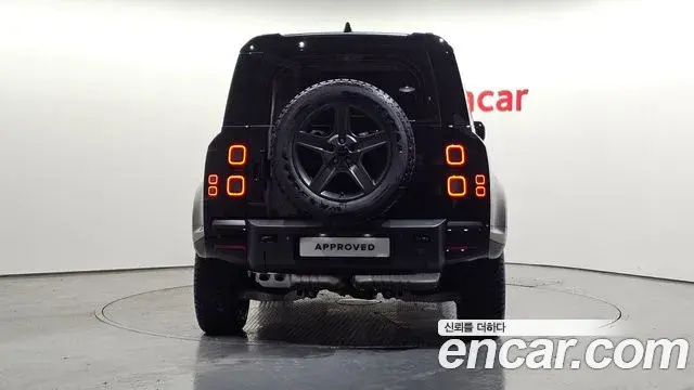 Land Rover Defender 2026 — Фото 6/20
