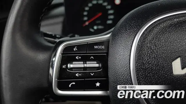 Kia Carnival 2024 — Photo 16/20