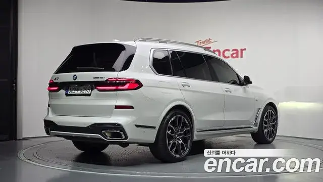 BMW X7 2024 — Photo 2/20
