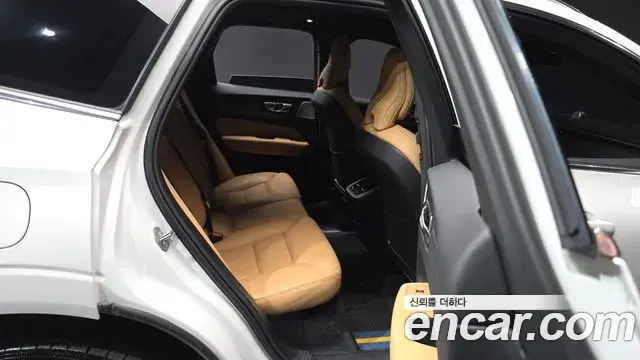 Volvo XC60 2024 — Şəkil 12/20