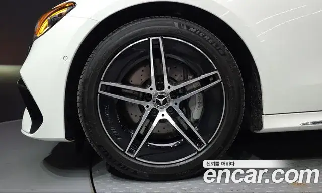 Mercedes-Benz E-Class 2026 — Photo 5/20