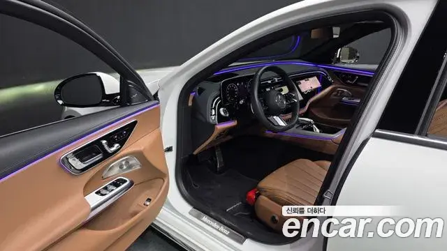 Mercedes-Benz E-Class 2026 — Photo 10/20