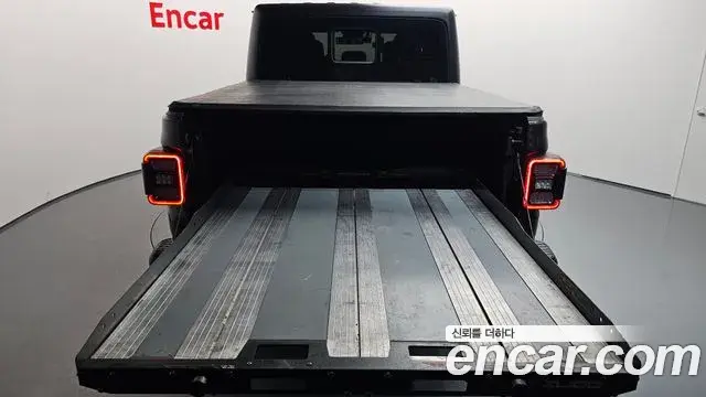 Jeep Gladiator 2021 — Photo 15/20