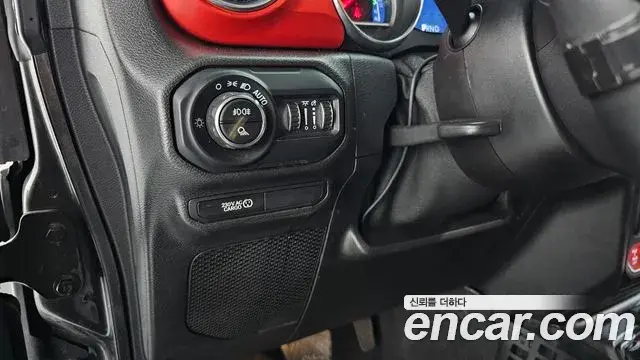 Jeep Gladiator 2021 — Photo 19/20