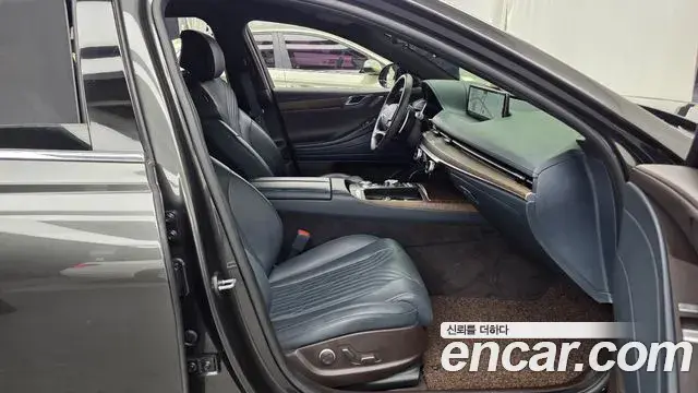 Genesis Electrified G80 2023 — Photo 11/20