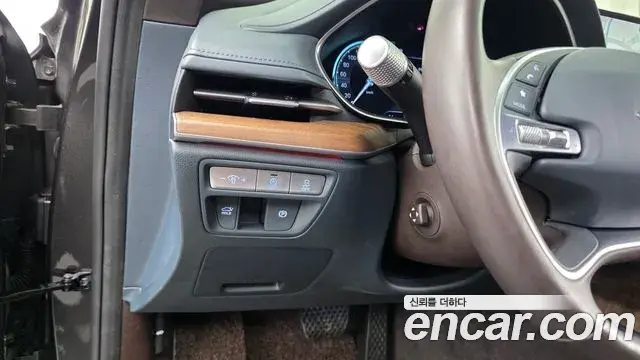 Genesis Electrified G80 2023 — Photo 16/20