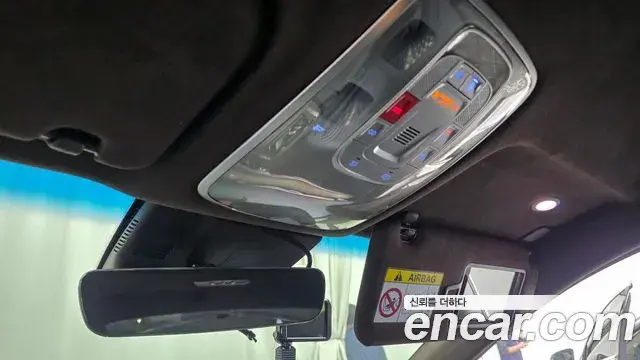 Genesis Electrified G80 2023 — Photo 18/20