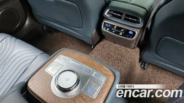 Genesis Electrified G80 2023 — Photo 19/20