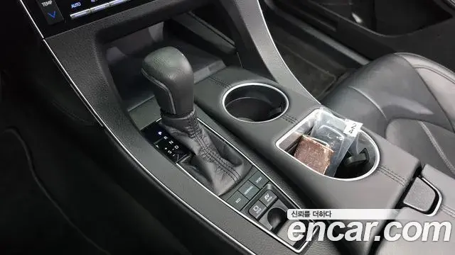 Toyota Avalon 2019 — ფოტო 9/20