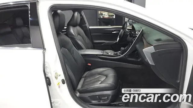 Toyota Avalon 2019 — ფოტო 11/20