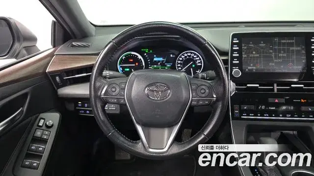 Toyota Avalon 2019 — ფოტო 13/20