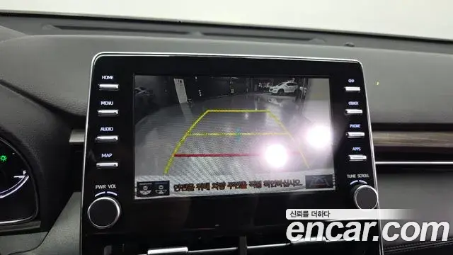 Toyota Avalon 2019 — ფოტო 15/20